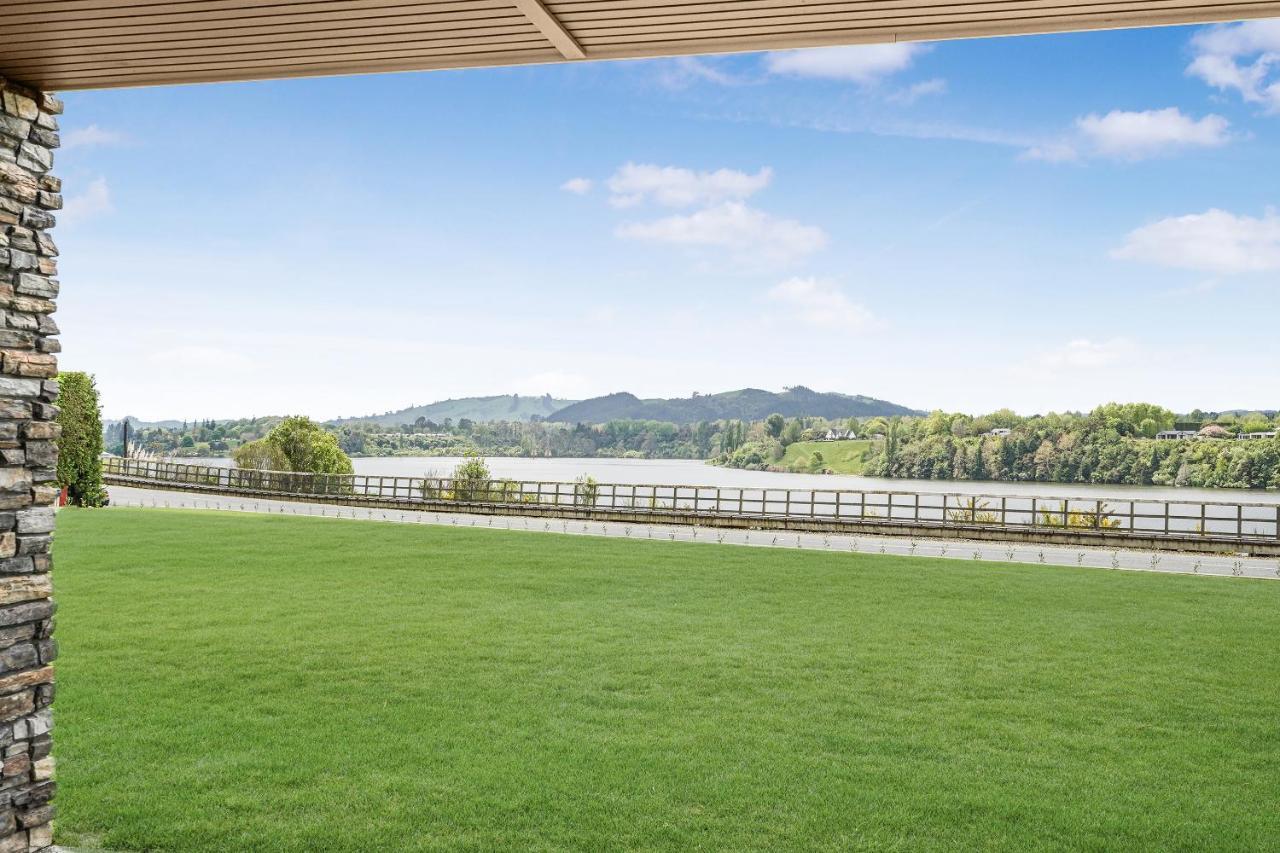 קיימברידג' Lakeside Karapiro Downstairs Apartment מראה חיצוני תמונה