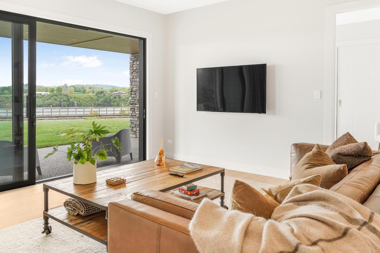 קיימברידג' Lakeside Karapiro Downstairs Apartment מראה חיצוני תמונה